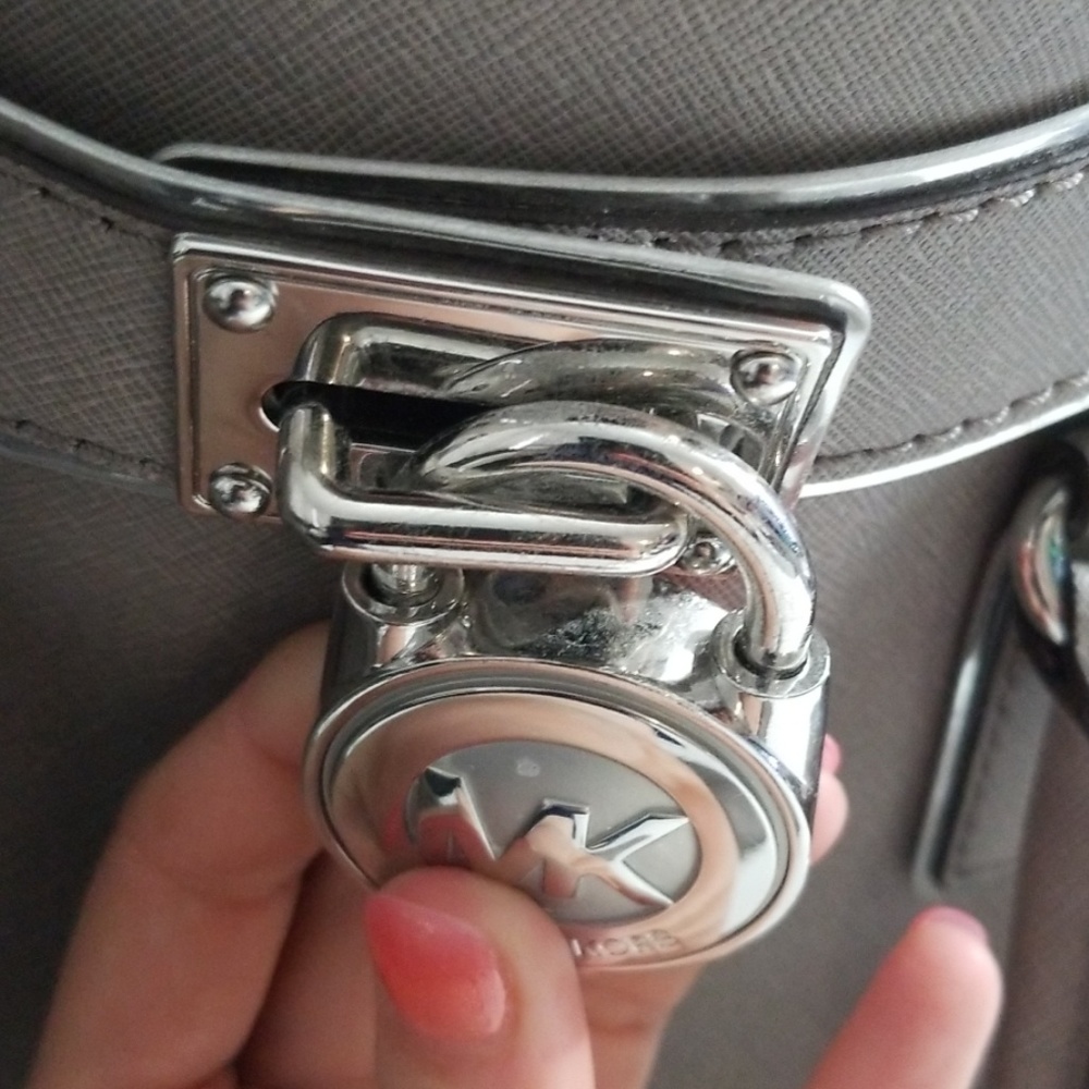 Michael Kors Hamilton - Picture 2 of 7